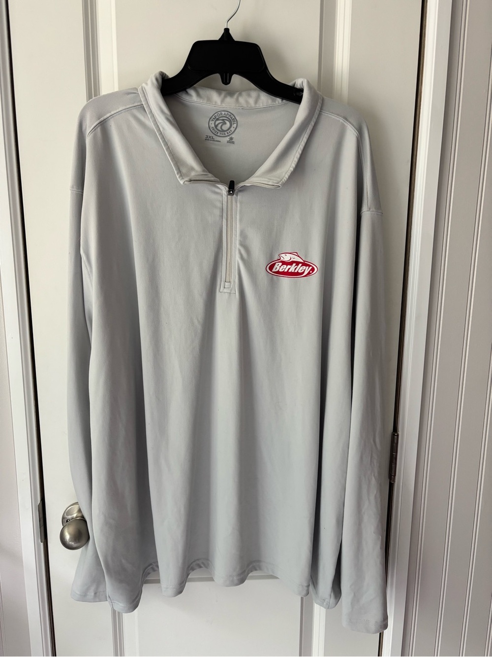 Men’s Light Gray Quarter-Zip Performance Shirt